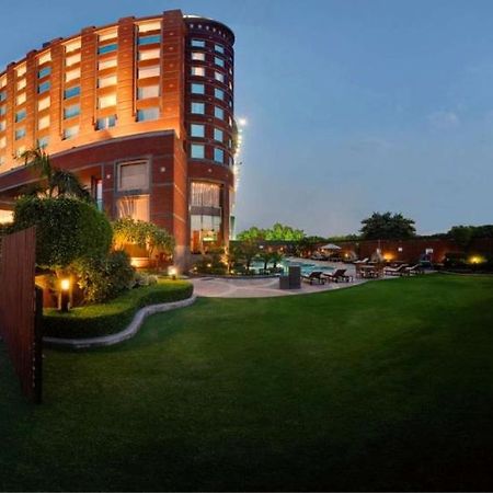 Radisson Blu Mbd Hotel Noida Esterno foto