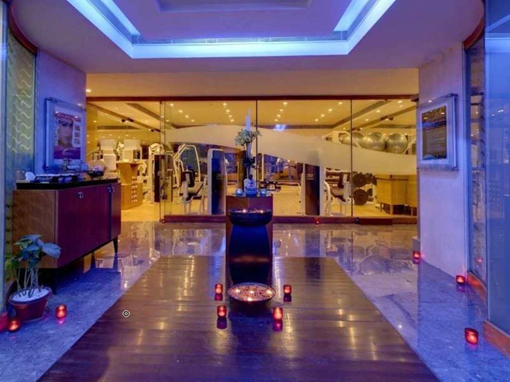 Radisson Blu Mbd Hotel Noida Esterno foto