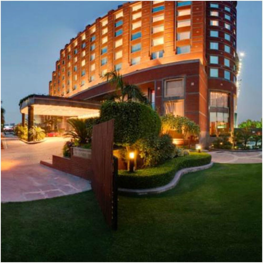 Radisson Blu Mbd Hotel Noida Esterno foto