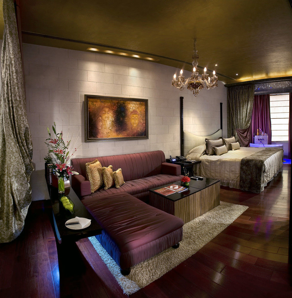 Radisson Blu Mbd Hotel Noida Esterno foto