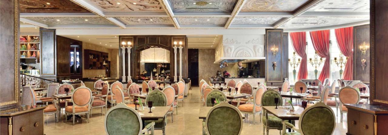 Radisson Blu Mbd Hotel Noida Esterno foto